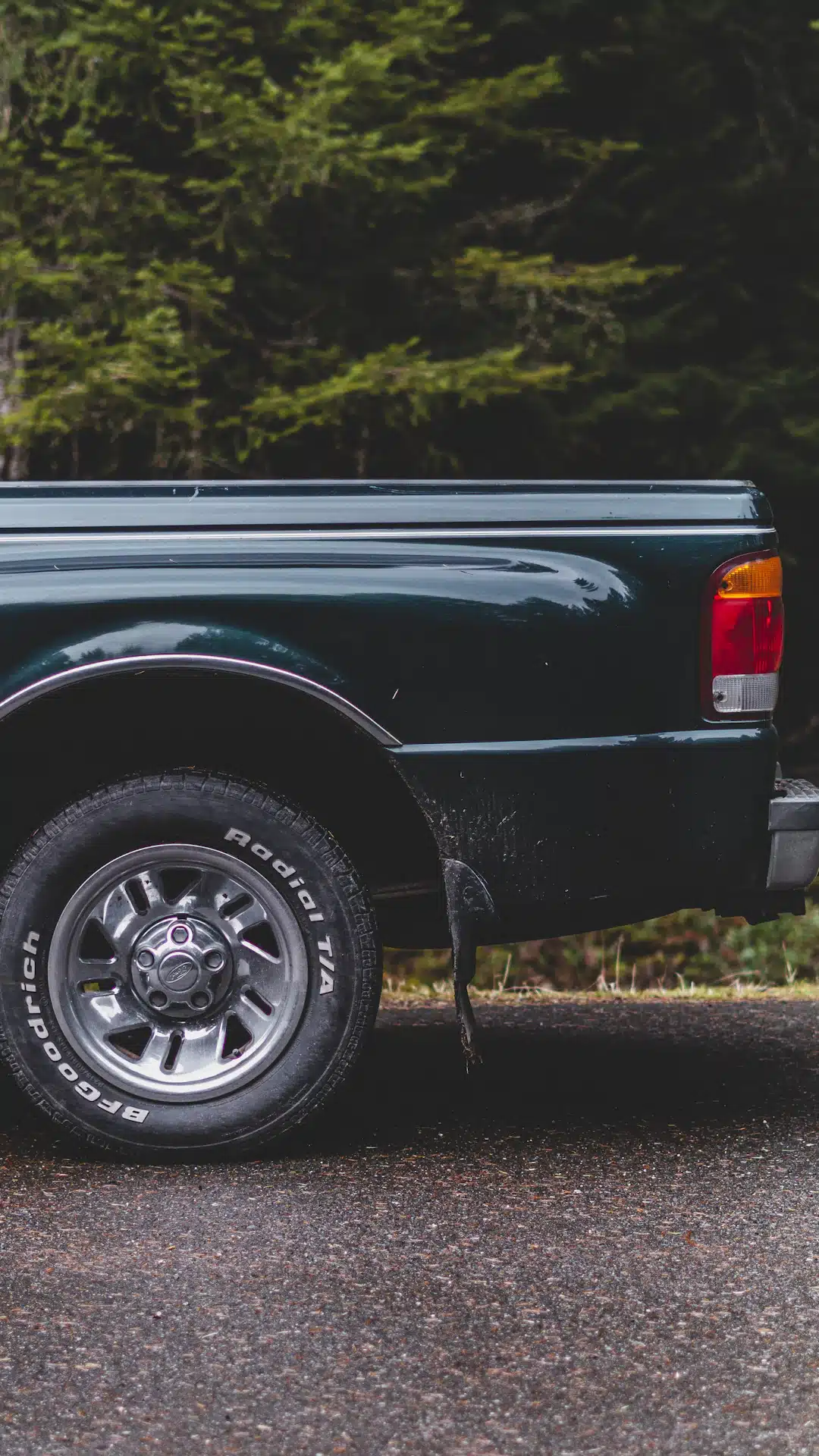 shallow focus photo of truck bed